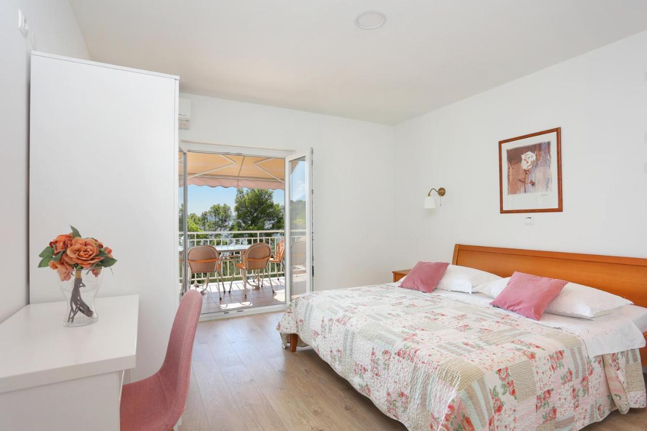 Apartments By The Sea Brela, Makarska - 6688 Luaran gambar