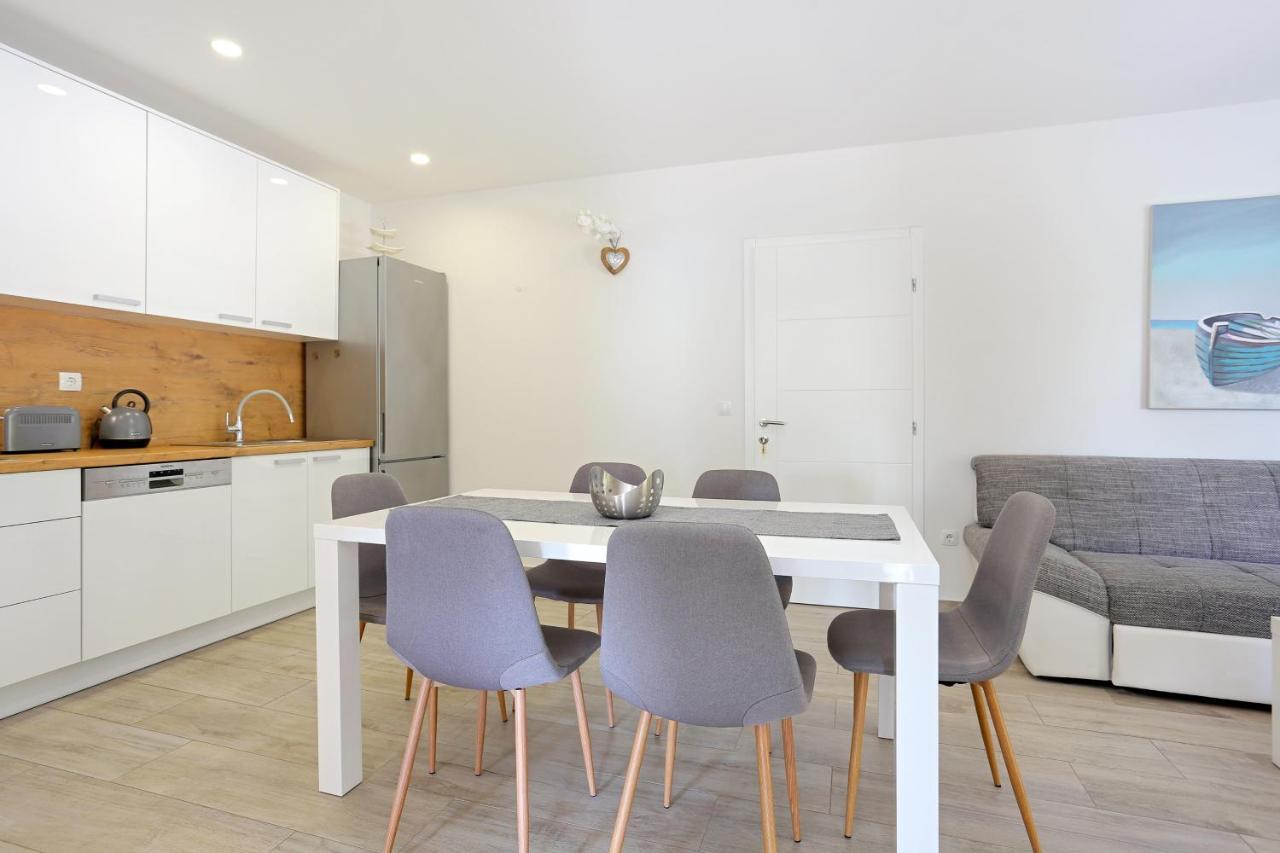 Apartments By The Sea Brela, Makarska - 6688 Luaran gambar