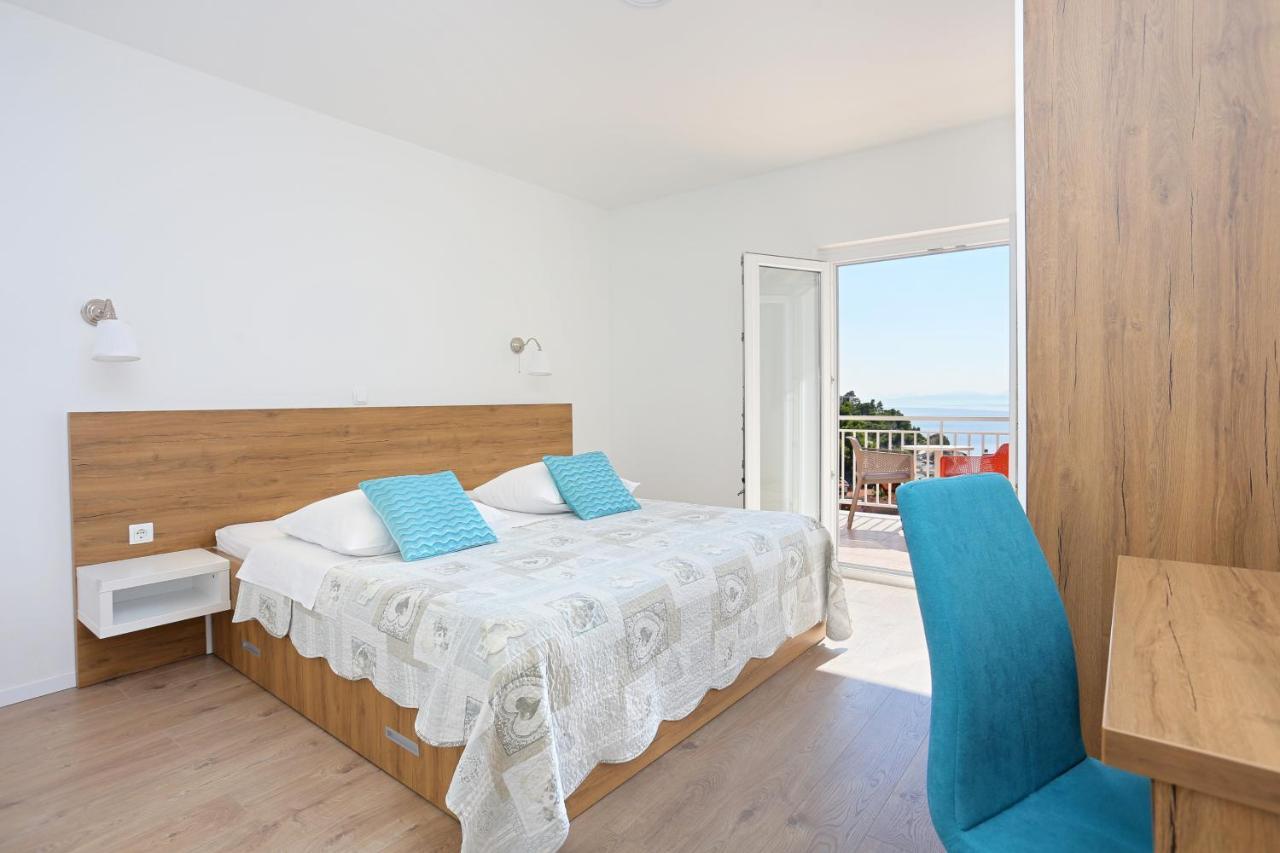 Apartments By The Sea Brela, Makarska - 6688 Luaran gambar